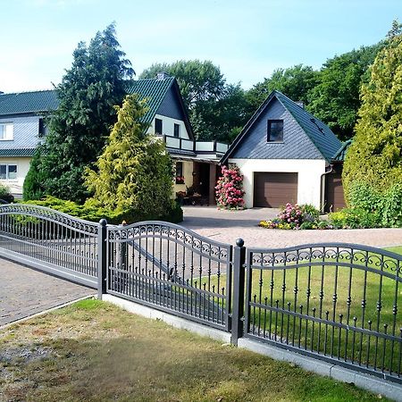 Ferienwohnung 2 Bei Familie Saupe 샤프로데 외부 사진
